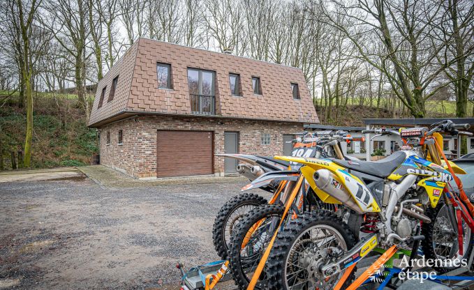 Stay in a charming holiday home in Limburg in the Ardennes: comfort for 6-8 people and a variety of activities nearby