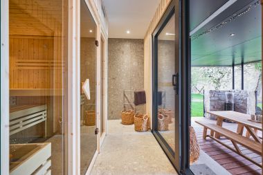 Comfortable holiday villa for 14 in Limburg, Ardennes