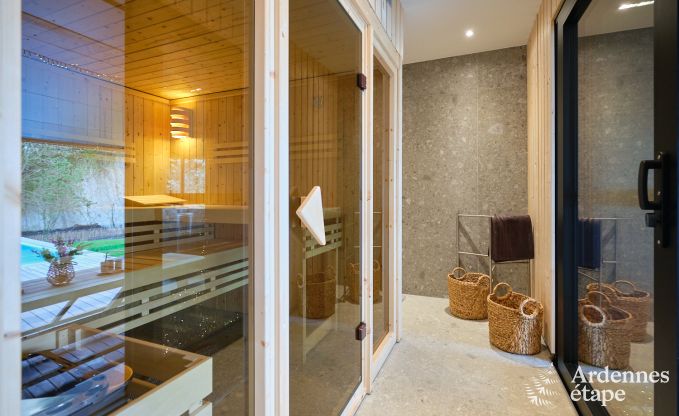 Comfortable holiday villa for 14 in Limburg, Ardennes