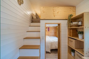 Tiny house for 6 persons (max 4 adults) with 3 bedrooms, hot tub, playground and barbecue near Malmedy