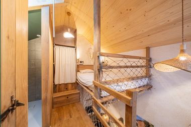 Original and cozy holiday home for 2 people in Manhay with private terrace and wood pellet stove