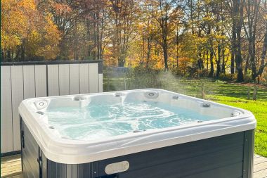 Charming and stylish little farmhouse for 14 people and 2 dogs in Manhay