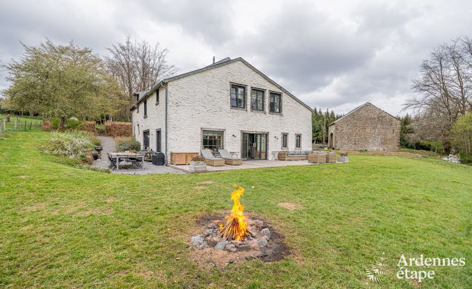Charming and stylish little farmhouse for 14 people and 2 dogs in Manhay