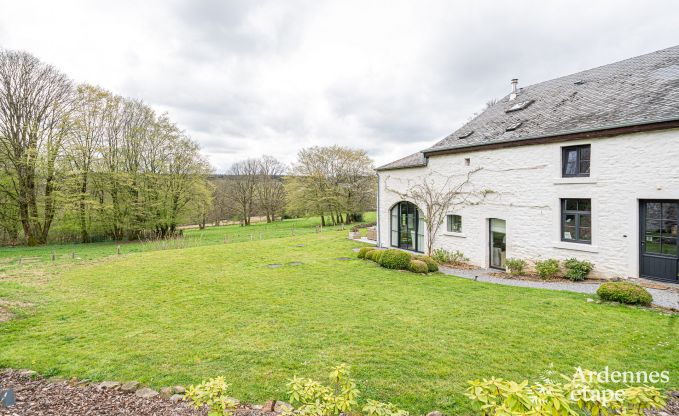 Charming and stylish little farmhouse for 14 people and 2 dogs in Manhay