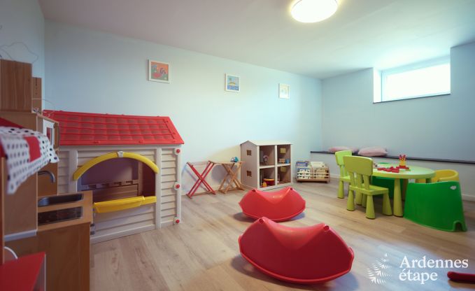 Villa in Marche-en-Famenne for 28 people with 11 bedrooms, indoor swimming pool and sauna