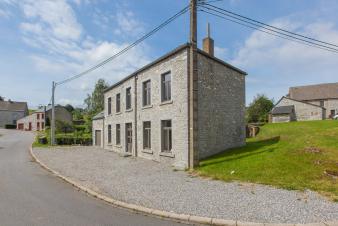 Authentic village house for 12/13 people in Flavion (Maredsous)