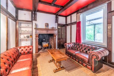 Spacious holiday home in Maredsous in the Ardennes: Comfort and entertainment for 29 people