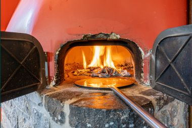 Spacious holiday home in Maredsous for 18 people with 6 bedrooms, 5 bathrooms, pizza oven and large private garden near Dinant and Mettet