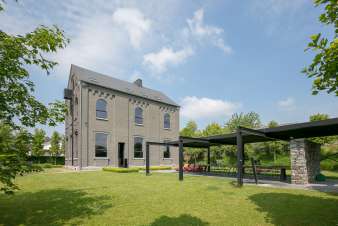 Luxury villa in the Ardennes for rent for 21 people. (Maredsous)