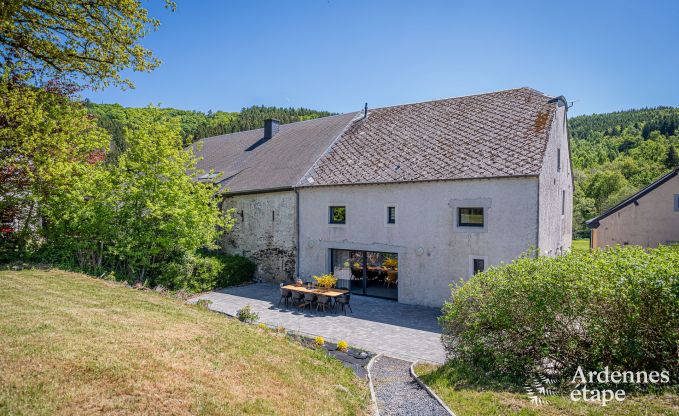 Wheelchair-accessible holiday home in Martelange for 9 people with private garden
