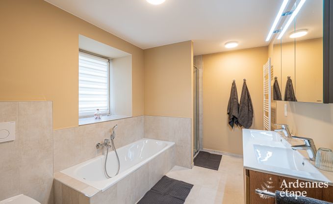 Wheelchair-accessible holiday home in Martelange for 9 people with private garden