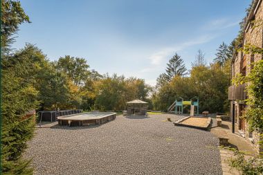 Getaway in the heart of nature in the Ardennes : spacious villa in Houffalize (Nadrin) for 28 people with numerous amenities and services, pets welcome