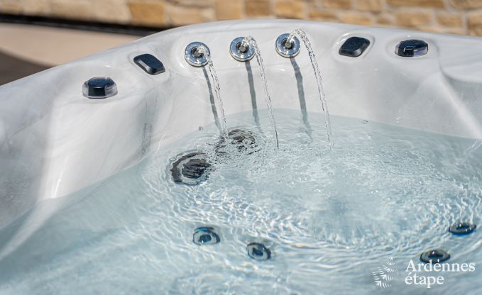 Luxurious villa in Nassogne with jacuzzi, 6 bedrooms and 6 bathrooms