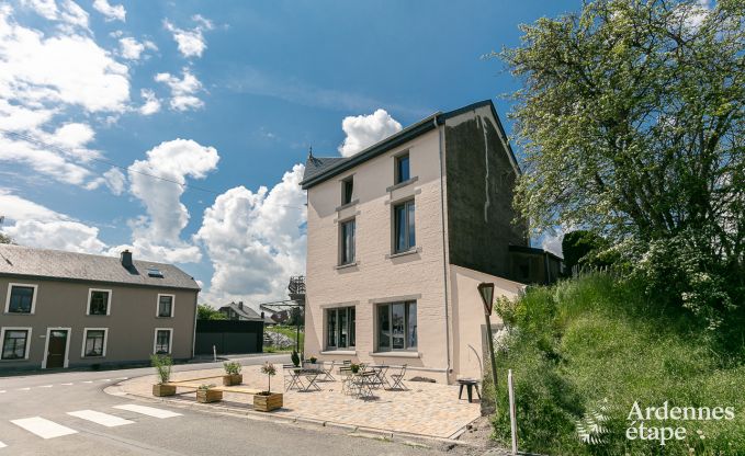 Unique holiday home for 18-23 persons for rent in Neufchâteau (Ardennes)