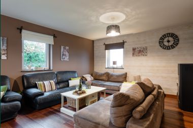 Comfortable holiday home in Neufchateau, ideal for 15 people, with hot tub, sauna and play facilities