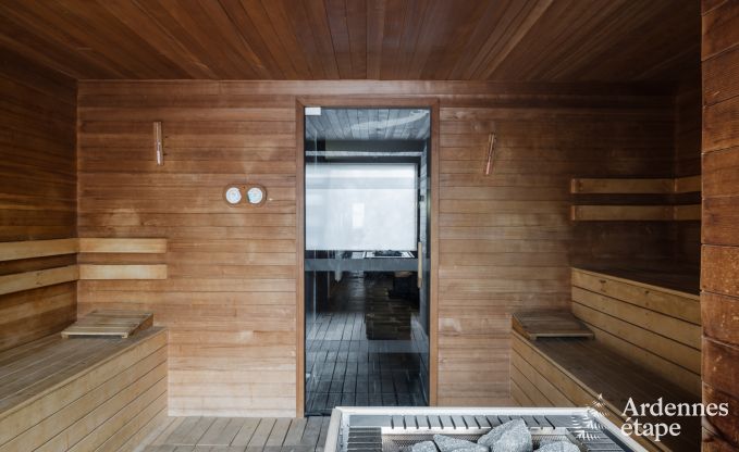 Luxury villa in Neufch�teau for 20 people with large wellness area