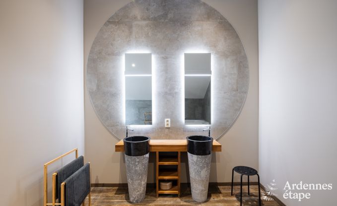 Luxury villa in Neufch�teau for 20 people with large wellness area