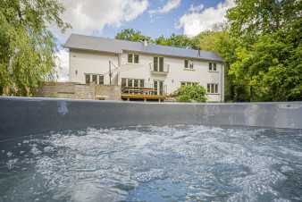 Luxury villa in Ohey for up to 14 guests in the Ardennes