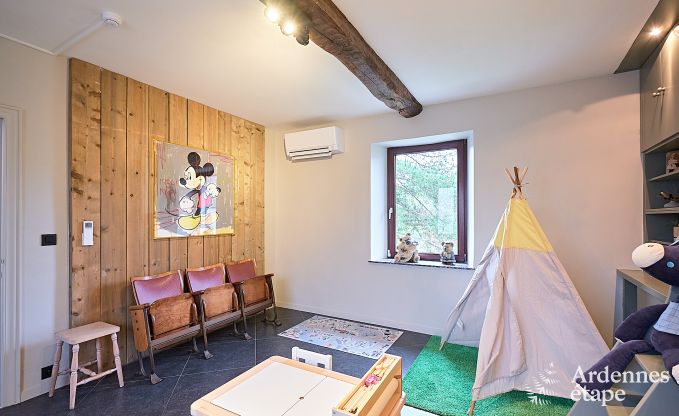 Wonderful holiday home in Onhaye with swimming pool, jacuzzi, sauna and games rooms for 14 people near Dinant