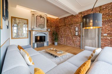 Romantic mansion with sauna and hot tub for 2 people in Petit-Rechain, Ardennes