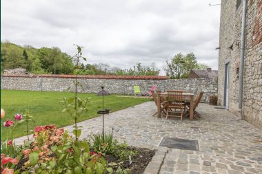 Holiday cottage in Philippeville for 12/14 persons in the Ardennes