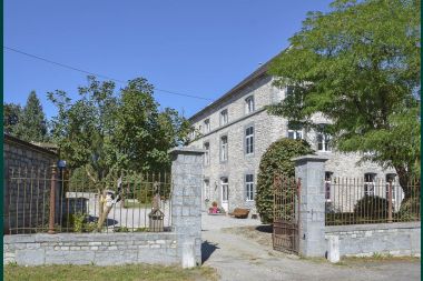 Holiday cottage in Philippeville for 12/14 persons in the Ardennes