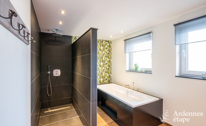 Luxury holiday home in Plombires: villa for 6 people with jacuzzi, 3 bedrooms and private garden