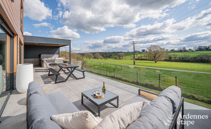 Luxury holiday home in Plombires: villa for 6 people with jacuzzi, 3 bedrooms and private garden