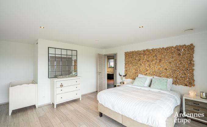 Luxury holiday home in Plombires: villa for 6 people with jacuzzi, 3 bedrooms and private garden