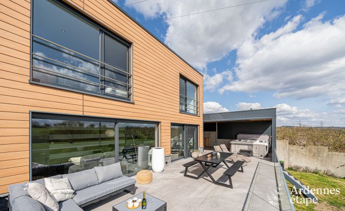 Luxury holiday home in Plombires: villa for 6 people with jacuzzi, 3 bedrooms and private garden