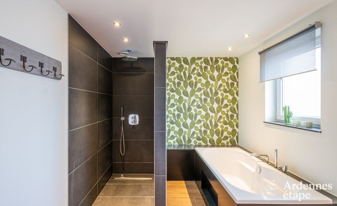 Luxury holiday home in Plombires: villa for 6 people with jacuzzi, 3 bedrooms and private garden