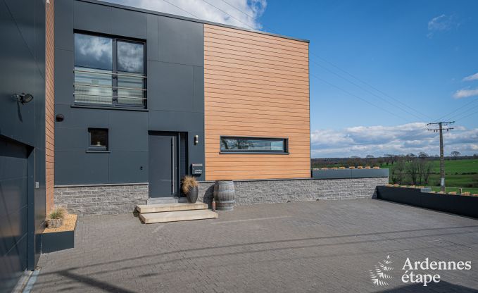 Luxury holiday home in Plombires: villa for 6 people with jacuzzi, 3 bedrooms and private garden