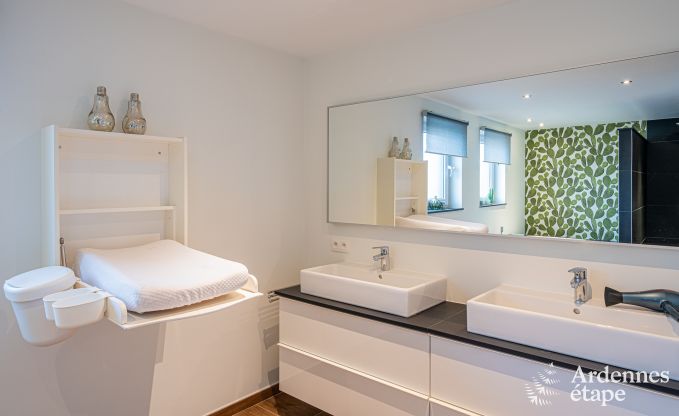 Luxury holiday home in Plombires: villa for 6 people with jacuzzi, 3 bedrooms and private garden