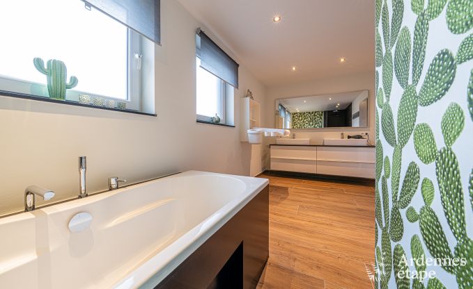 Luxury holiday home in Plombires: villa for 6 people with jacuzzi, 3 bedrooms and private garden