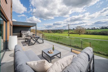 Luxury holiday home in Plombières: villa for 6 people with jacuzzi, 3 bedrooms and private garden