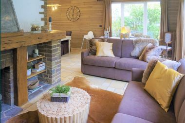 Very pleasant holiday cottage with sauna and jacuzzi in Profondeville for 5 persons in the Ardennes