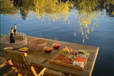 Exceptional charming holiday home in Profondeville for 4 people with jacuzzi, infrared cabin and pontoon on the Meuse