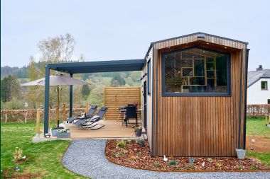 Romantic tiny house in Redu: stay for 2 in the Ardennes with private terrace and panoramic view