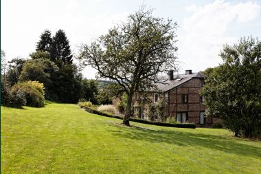 Holiday cottage in Redu for 15 persons in the Ardennes