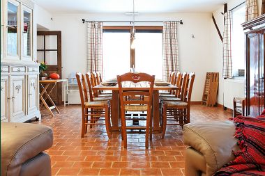 Holiday cottage in Redu for 12 persons in the Ardennes