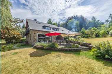Cottage in Redu, Ardennes, 7 bedrooms, 6 bathrooms, 15 people, Nordic bath, billiards, private garden, terrace, electric charging station