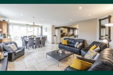 Holiday cottage in Redu for 15 persons in the Ardennes