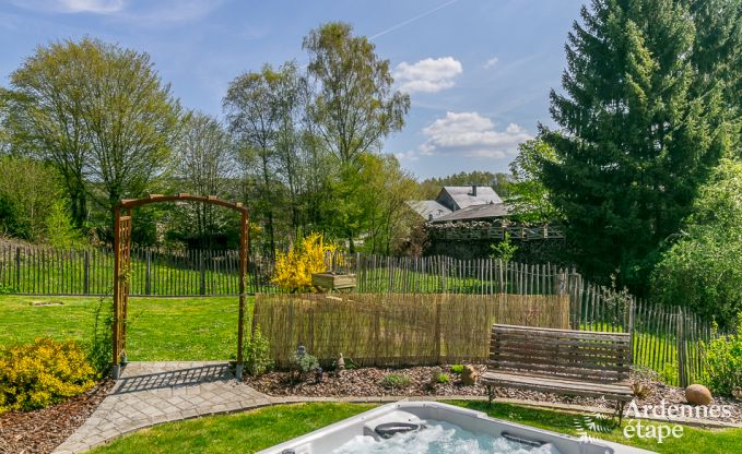 High-end villa in Redu, Ardennes, 9 people, outdoor pool, sauna, steam room, indoor and outdoor jacuzzi, private garden, complete equipment