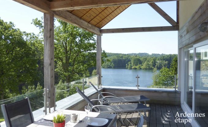 4/6-person luxury flat with view on Robertville Lake