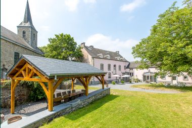Holiday cottage in Rochefort for 15 persons in the Ardennes
