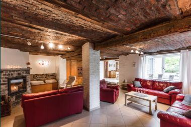 Holiday cottage in Rochefort for 14 persons in the Ardennes