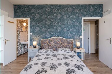 Large holiday home in Rochefort: comfortable accommodation for 26 people with sauna and private garden in the Ardennes