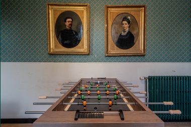 Large holiday home in Rochefort: comfortable accommodation for 26 people with sauna and private garden in the Ardennes