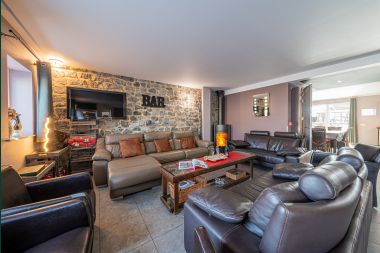 Holiday cottage in Rochefort for 18 persons in the Ardennes