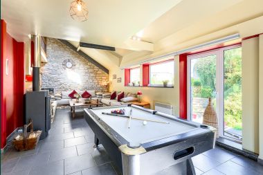 Holiday cottage in Rochefort for 12 persons in the Ardennes